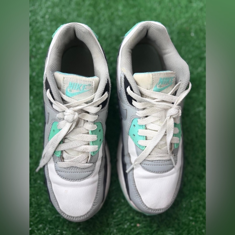 Nike Air Max 90 LTR
Particle Grey Teal (GS) Size 7Y